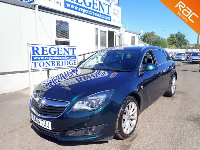 Used Vauxhall Insignia Elite 136 HP (100 kW) 2016 Green Estate