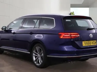 Used VW Passat GT 150 HP (110 kW) 2019 Blue Estate