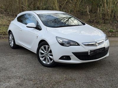 Used Vauxhall Astra GTC SRi 140 HP (102 kW) 2016 White Coupe