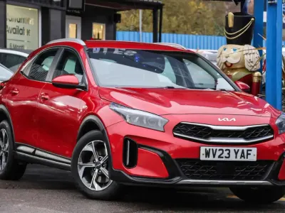 Usado Kia XCeed 158 HP (116 kW) 2023 Vermelho SUV