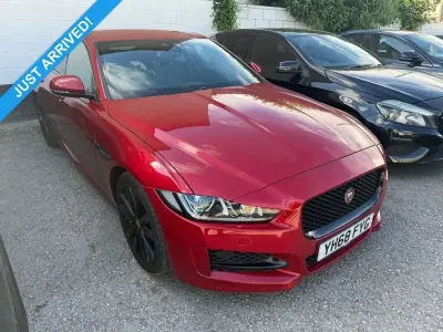 Used Jaguar XE R-Sport 180 HP (132 kW) 2018 Red Sedan