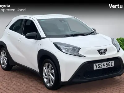 Usado Toyota Aygo X PURE 72 CV (52 kW) 2024 Blanco SUV