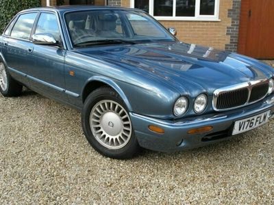 Jaguar XJ8