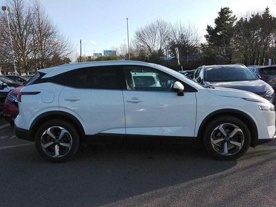 Used Nissan Qashqai N-Connecta 138 HP (101 kW) 2022 White SUV