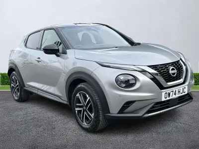 Używany Nissan Juke N-Connecta 114 KM (83 kW) 2024 Srebrny SUV