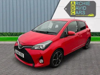 Used Toyota Yaris Sport 99 HP (72 kW) 2015 Red Hatchback
