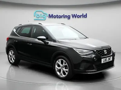 Używany Seat Arona FR 110 KM (80 kW) 2021 Czarny SUV
