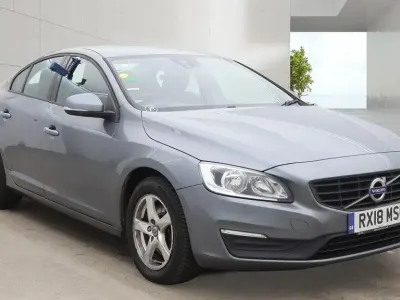 Usado Volvo S60 Business Edition 2018 Cinzento Sedan