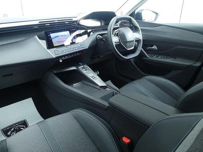 Used Peugeot 308 Allure 134 HP (98 kW) 2025 White Hatchback