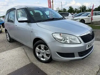 Usado Skoda Roomster SE 105 HP (77 kW) 2013 Prateado Monovolume