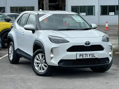 Used Toyota Yaris Hybrid 2021 White Hatchback