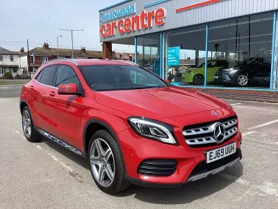 Käytetty Mercedes GLA180 AMG line 122 HP (89 kW) 2020 Punainen Katumaasturi