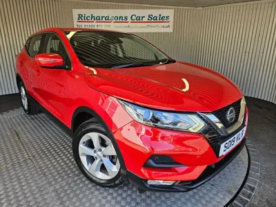 Used Nissan Qashqai Acenta Premium 140 HP (102 kW) 2019 Red SUV