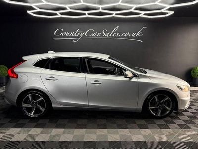 Used Volvo V40 R-Design 122 HP (89 kW) 2015 Silver Hatchback