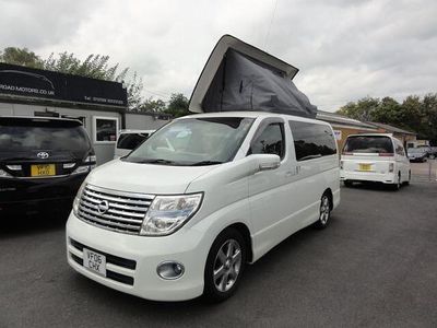 White Used 2006 Nissan Elgrand MPV | £14,999