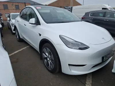Używany Tesla Model Y Long Range AWD 11 kW (15 KM) 2023 Biały SUV