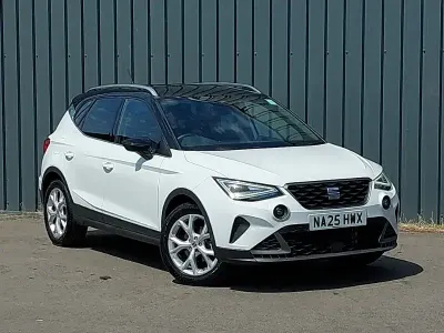 Used Seat Arona FR 115 HP (84 kW) 2025 White SUV