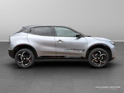 Begagnad Alfa Romeo Junior 134 HK (98 kW) 2025 Grå SUV
