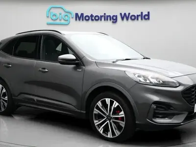 Käytetty Ford Kuga ST-Line X 224 HP (164 kW) 2023 Katumaasturi