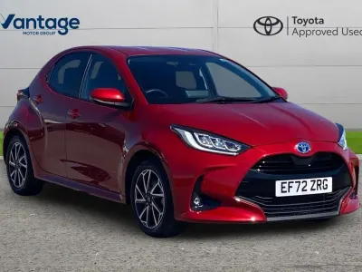 Used Toyota Yaris Design 113 HP (83 kW) 2023 Red Hatchback
