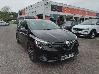 Used Renault Clio Iconic 90 HP (66 kW) 2021 Black Hatchback