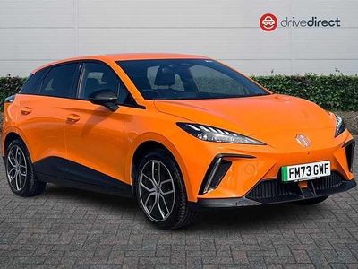 Begagnad MG MG4 EV Trophy 2024 Orange Halvkombi