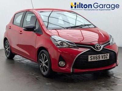 Used Toyota Yaris Hybrid 101 HP (74 kW) 2019 Red Hatchback