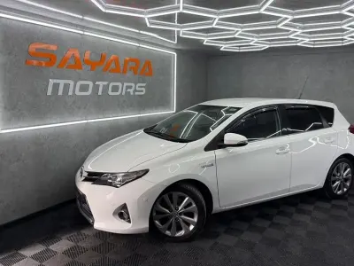 Used Toyota Auris Hybrid