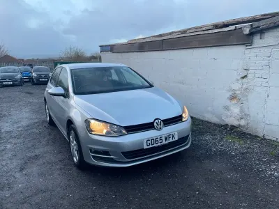 Usado VW Golf VII Match 105 HP (77 kW) 2015 Prateado Citadino