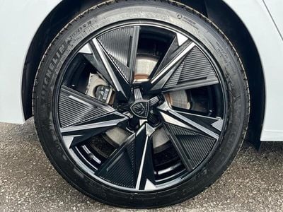 Peugeot e-308