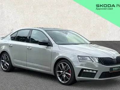 Usado Skoda Octavia 180 CV (132 kW) 2019 Gris Utilitario