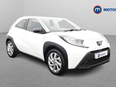 Begagnad Toyota Aygo X PURE 72 HK (52 kW) 2024 Vit SUV