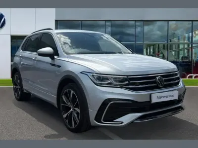 Używany VW Tiguan R-line 150 KM (110 kW) 2023 Srebrny SUV