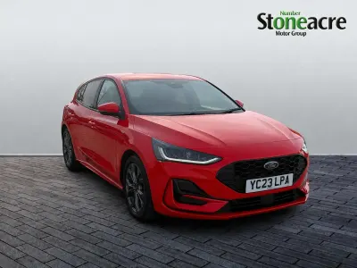 Used Ford Focus ST-Line 152 HP (111 kW) 2023 Red Hatchback