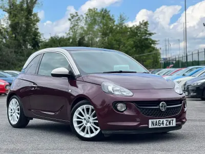 Begagnad Vauxhall Adam Glam 2014 Röd Halvkombi