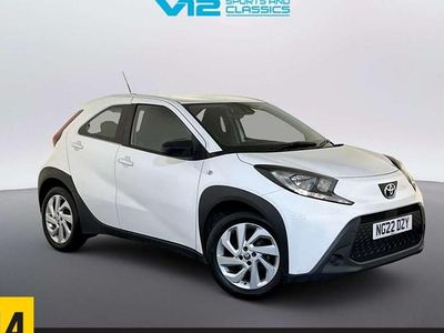 Used Toyota Aygo X PURE 72 HP (52 kW) 2022 White SUV