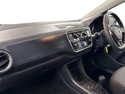 Used VW up! move up! 60 HP (44 kW) 2019 White Hatchback