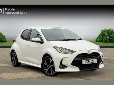 Used Toyota Yaris Hybrid Design 116 HP (85 kW) 2024 Pure white Hatchback