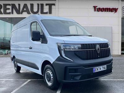 White New 2025 Renault Master Van | £27,995 (Fair price)