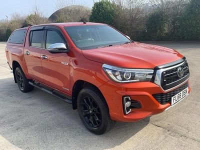 Used Toyota HiLux 150 HP (110 kW) 2018 Orange Pickup