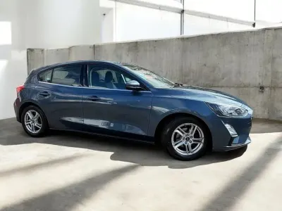 Begagnad Ford Focus Zetec 120 HK (88 kW) 2020 Blå Halvkombi