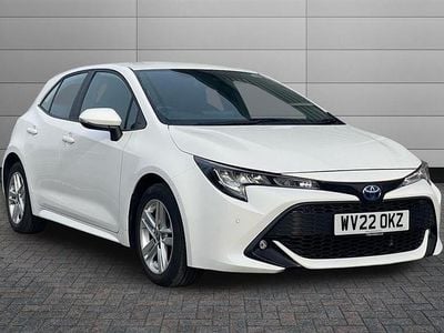 Used Toyota Corolla 122 HP (89 kW) 2022 White Hatchback