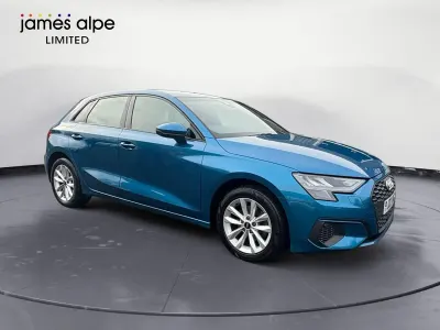 Begagnad Audi A3 Sportback Comfort 110 HK (80 kW) 2022 Blå Halvkombi