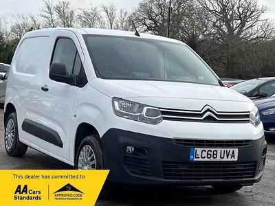 Used Citroën Berlingo 75 HP (55 kW) 2019 White MPV