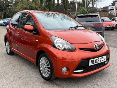 Begagnad Toyota Aygo 68 HK (50 kW) 2012 Orange Halvkombi