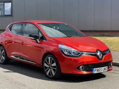 Used Renault Clio Dynamique 88 HP (64 kW) 2015 Red Hatchback