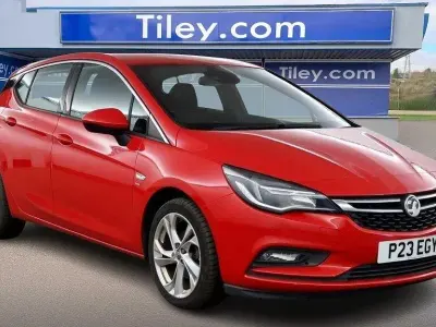 Used Vauxhall Astra SRi 150 HP (110 kW) 2016 Red Hatchback