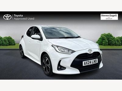 Used Toyota Yaris Hybrid Design 2024 White Hatchback