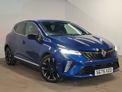 Used Renault Clio Techno 143 HP (105 kW) 2025 Blue Hatchback