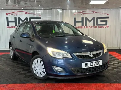 Second-hand Vauxhall Astra 2012 Albastru Hatchback